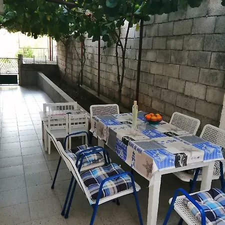 House Haler קרניצה